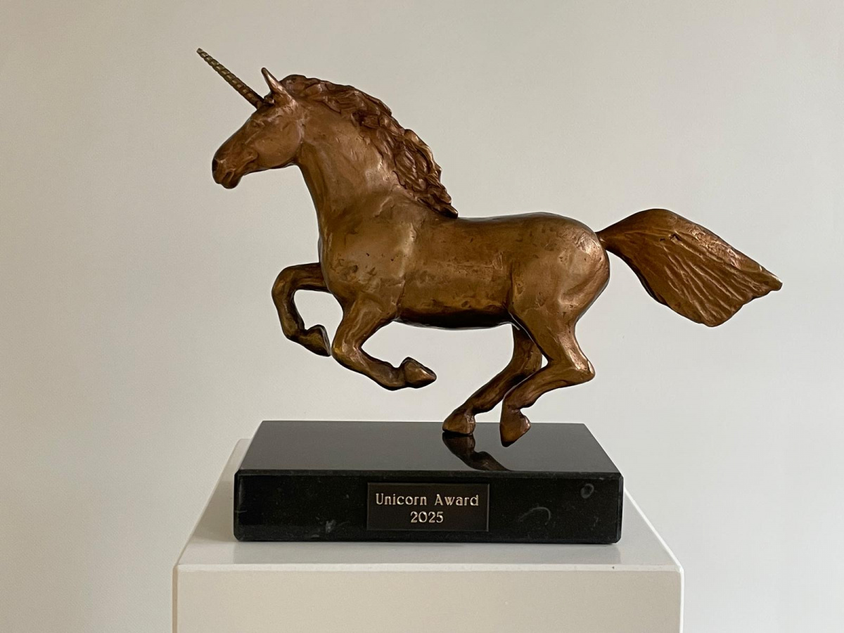 Image: Unicorn Award 2025 Pastel Male
